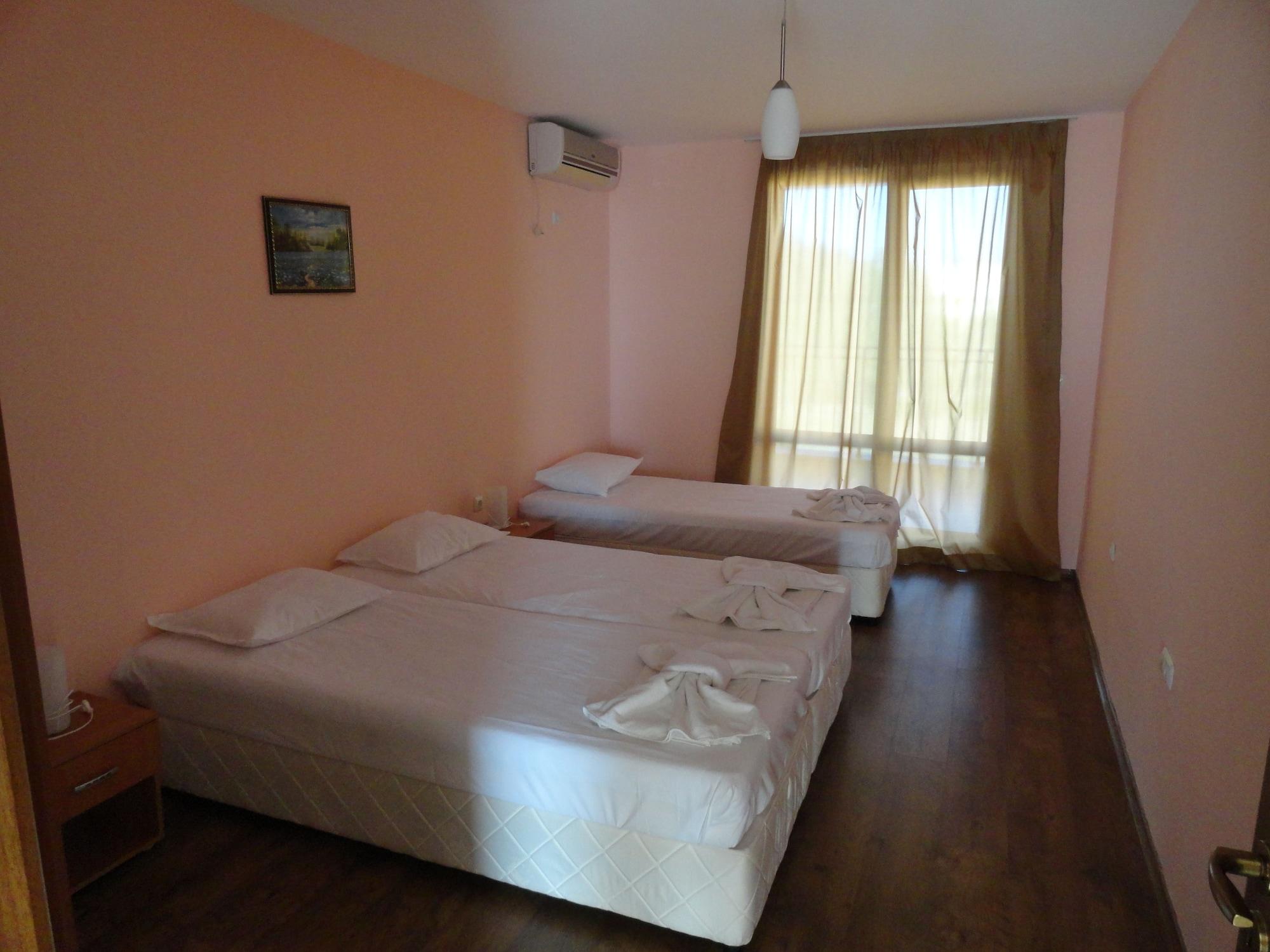 Hotel Cantilena Complex