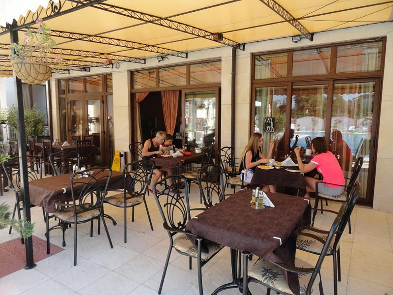 Hotel Cantilena Complex
