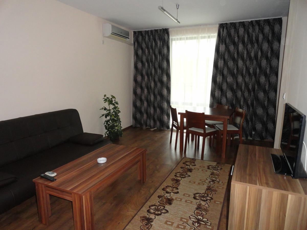Cantilena Complex 3*