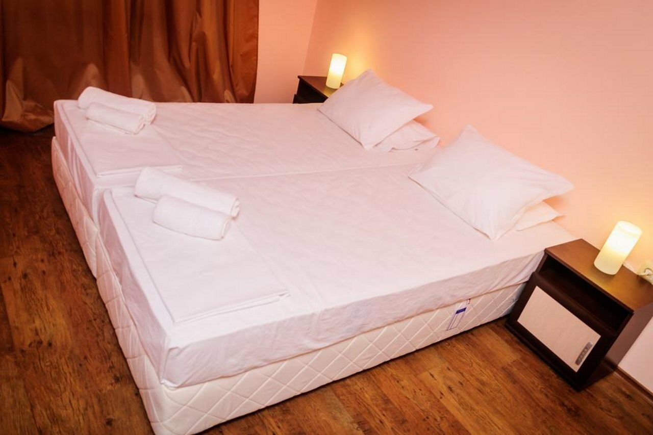 Hotel Cantilena Complex