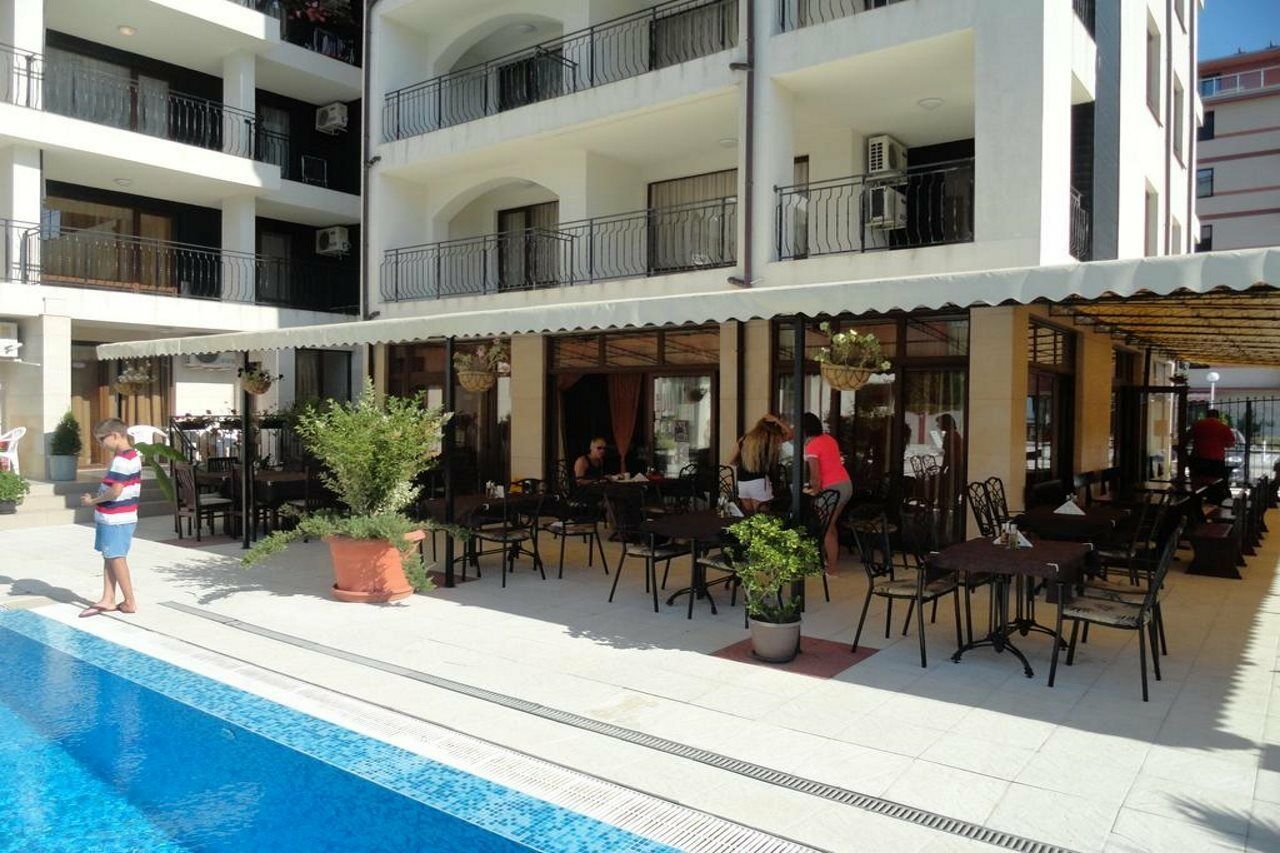 Cantilena Complex 3*